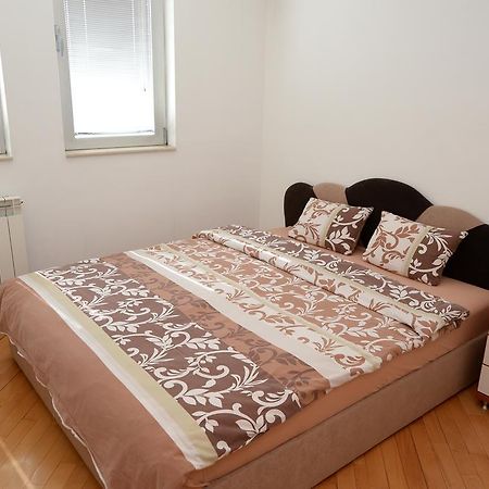 Exclusive Budget Apartments Skopje Buitenkant foto